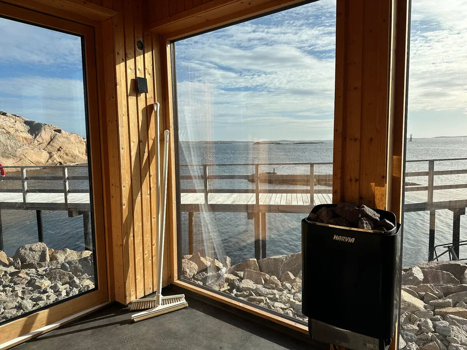 Open Water Lodge Smögen – Boende, Bastu & Båtplatser vid Havet